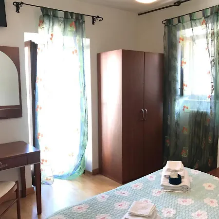 Della Corte 3*
